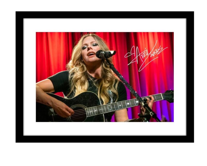 Avril Lavigne 5x7 Signed photo print in concert playing guitar autographed music