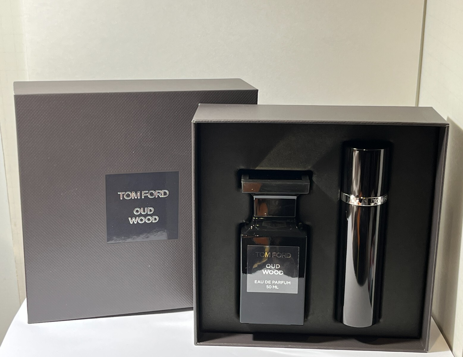 Tom Ford Private Blend Oud Wood 2pc Set 1.7oz Eau de Parfum
