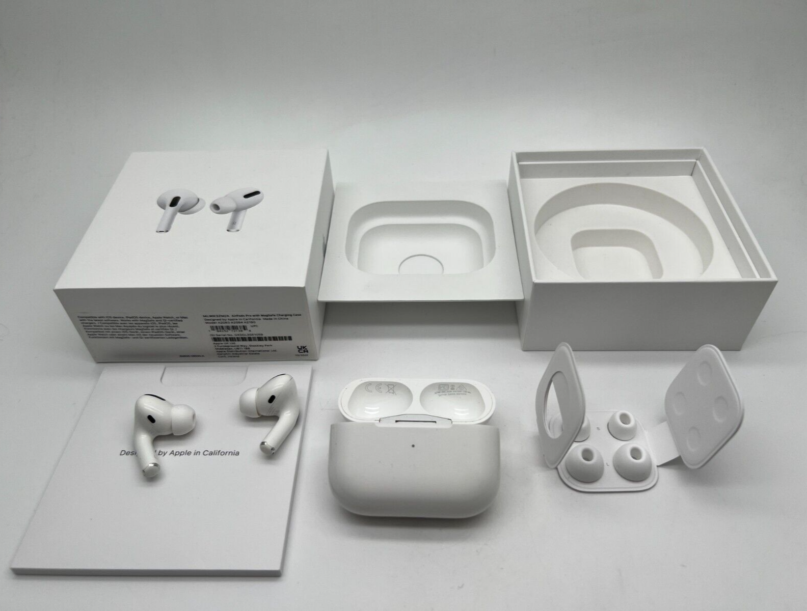 Apple AirPods Pro with MagSafe Wireless Charging Case Apple AirPods Pro with MagSafe Wireless Charging Case