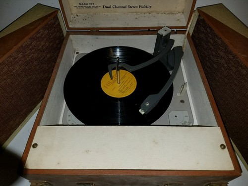 Vintage Fidelity Portable Phonograph Mark 105
