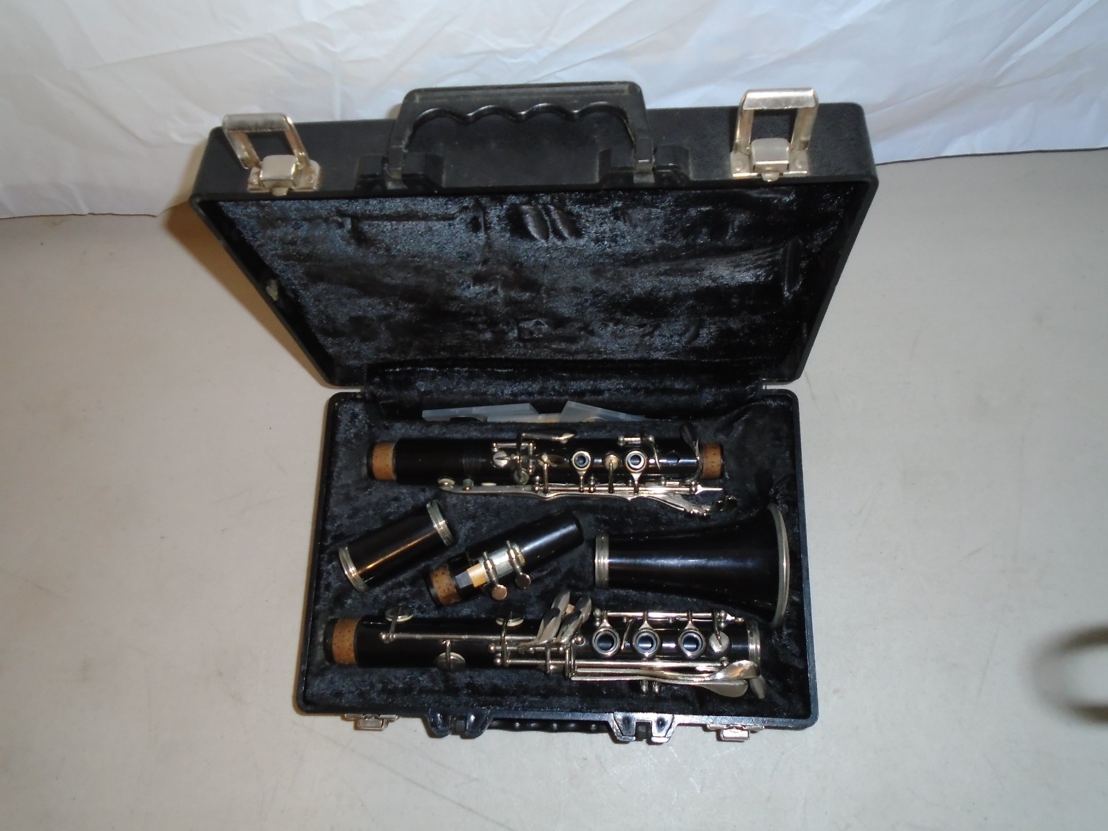 SELMER- BUNDY RESONITE CLARINET WITH CASE S/N 1306603