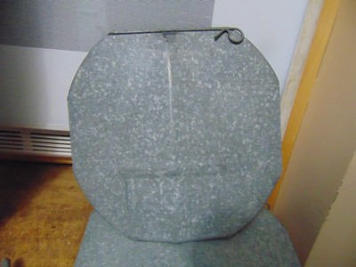 100 maple syrup aluminium sap buckets  +100 lids covers + 100 taps spiles spouts