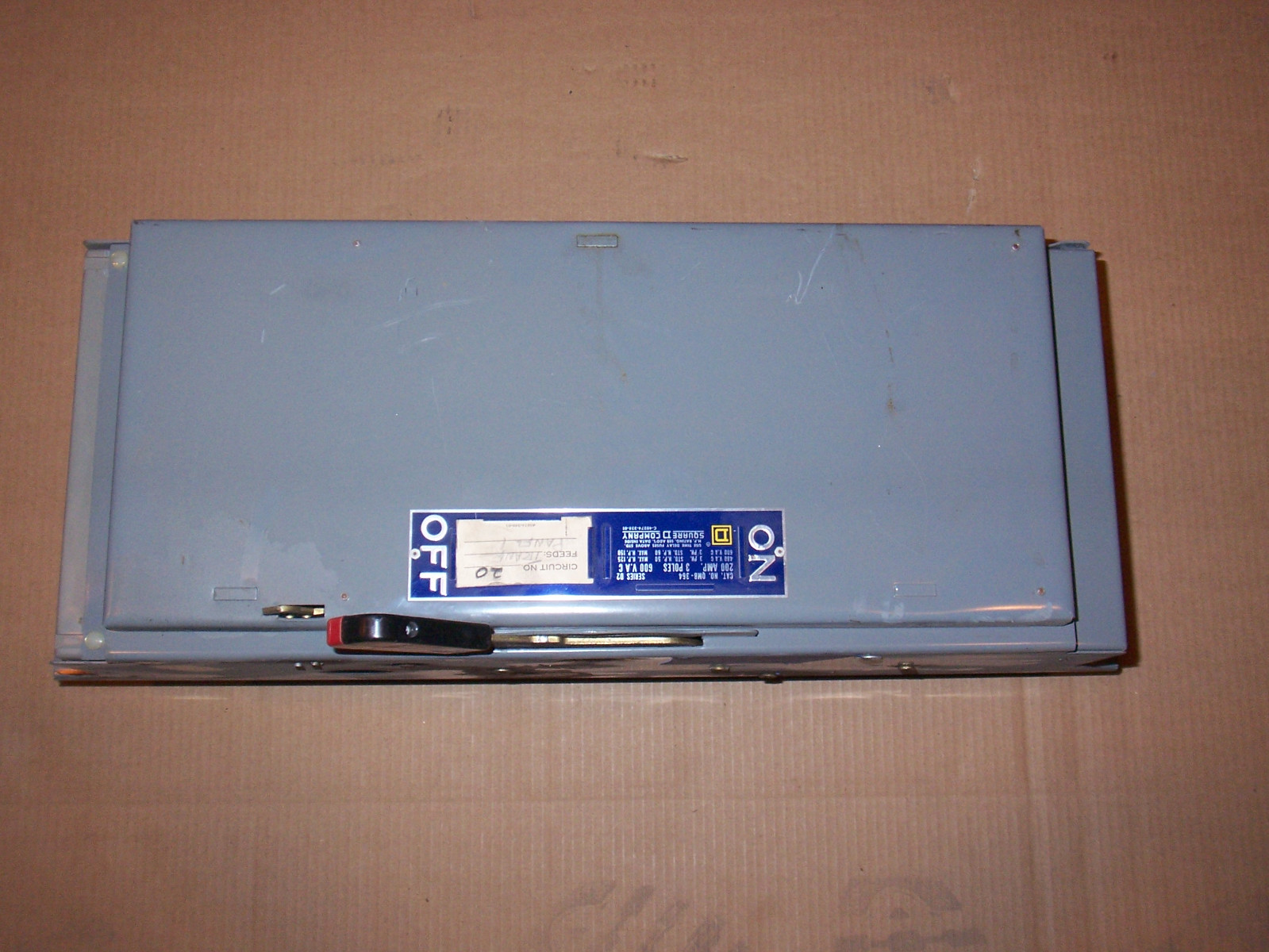 square - DQMB Square D QMB Fusible Panelboards Catalog | Schneider Electric