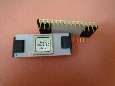 UPD8251AD ORIGINAL NEC USART WHITE CERAMIC GOLD PINS VINTAGE COLLECTABLE IC