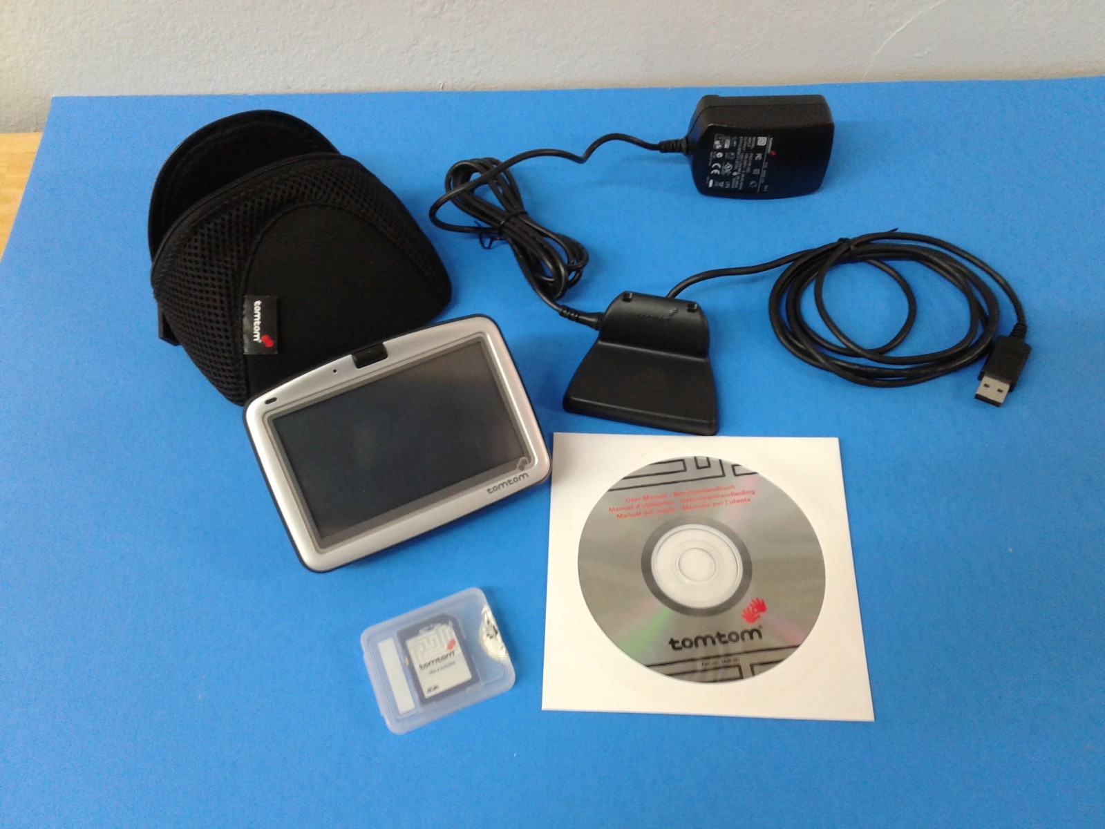 Tomtom GO 510 w/home dock outlet and USB charger USA&Canada mesh bag CD