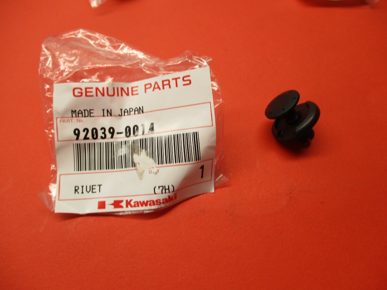 tom⭐︎ NOS NEW ORIGINAL OEM KAWASAKI Z900 ZX-14 RIVET 92039-0014 | eBay