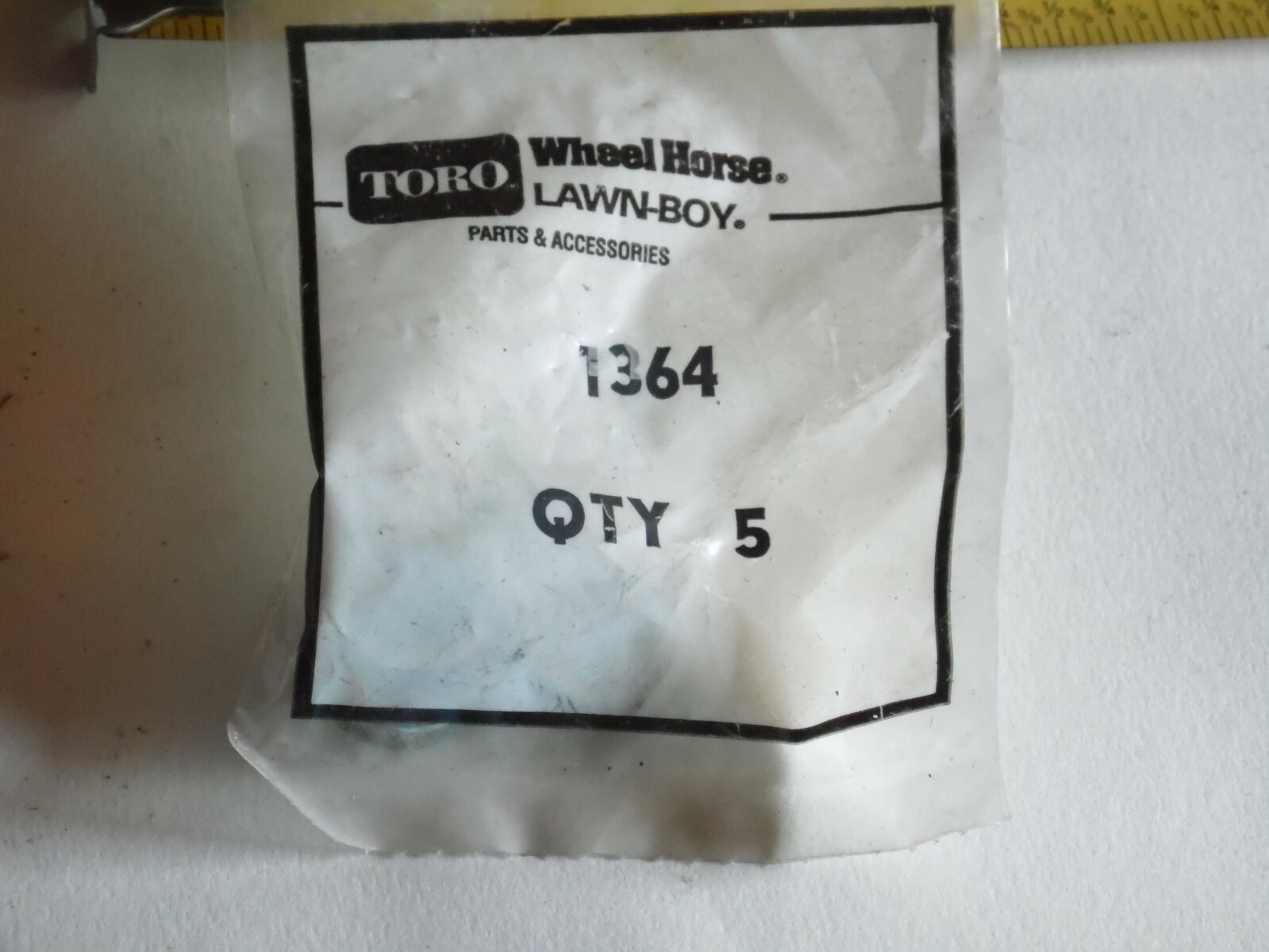 パーツ R.H.S R67364: Elbow Adapter Fitting | Shop.Deere.com