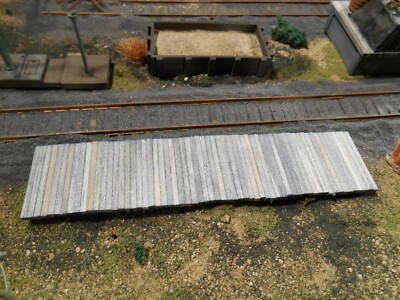 HO Roco Railroad Parts Detailed Passenger Railway Platform Weathered #DP235