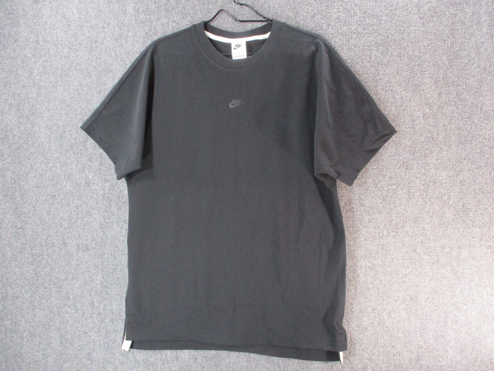 Nike Shirt Mens Medium Black Center Swoosh Logo Short Sleeve Nike Shirt Mens Medium Black Center Swoosh Logo Short Sleeve
