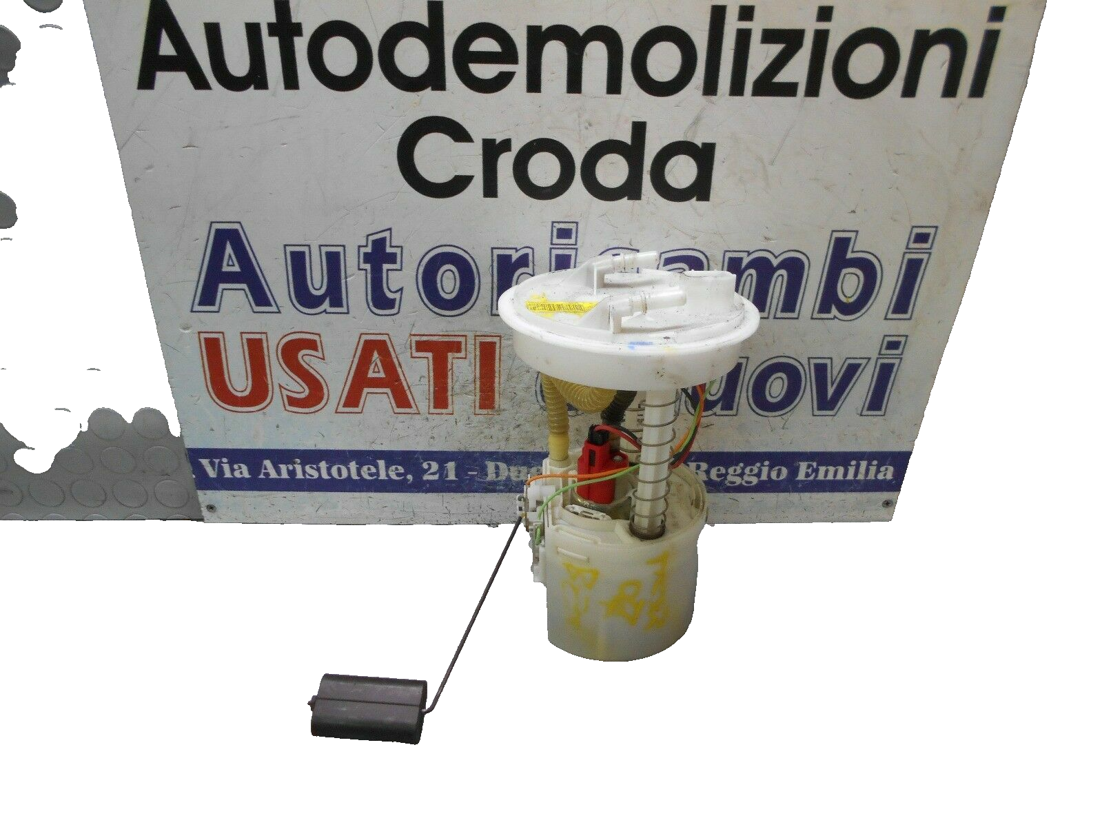 Pompa carburante per modello FORD FIESTA 1.4. 16V ricambio usato