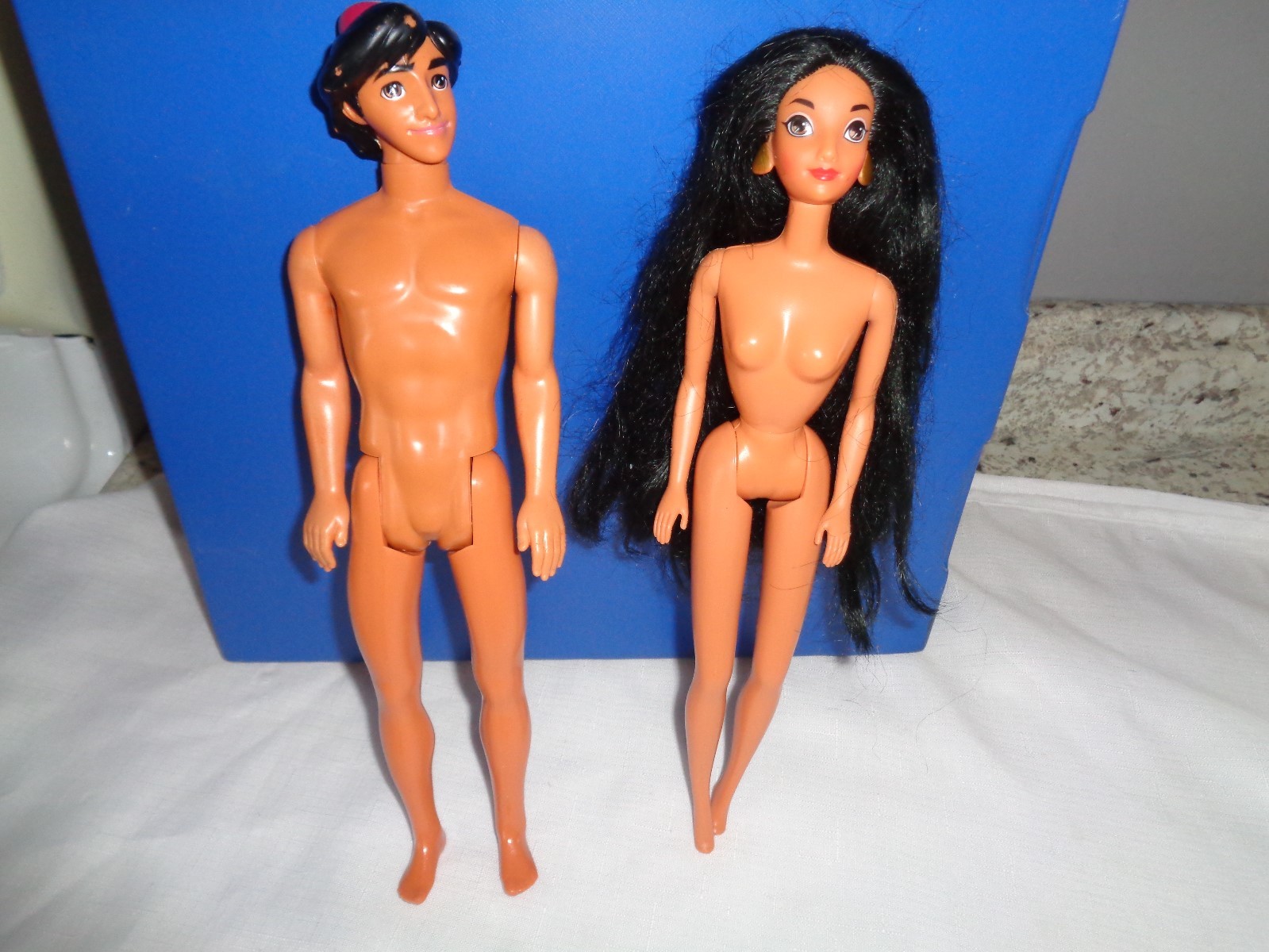 Vintage Disney ALADDIN Carry Case w/ Jasmine & Aladdin Dolls