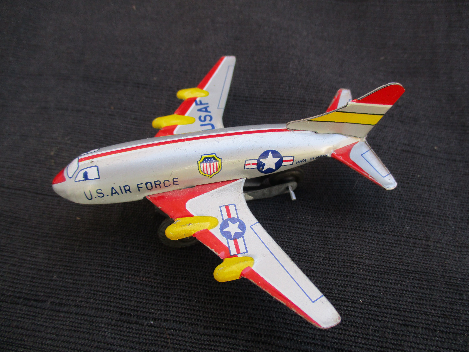 VINTAGE 1950s-1960s JAPAN SMALL TIN FRICTION TOY U.S. AIR VINTAGE 1950s-1960s JAPAN SMALL TIN FRICTION TOY U.S. AIR