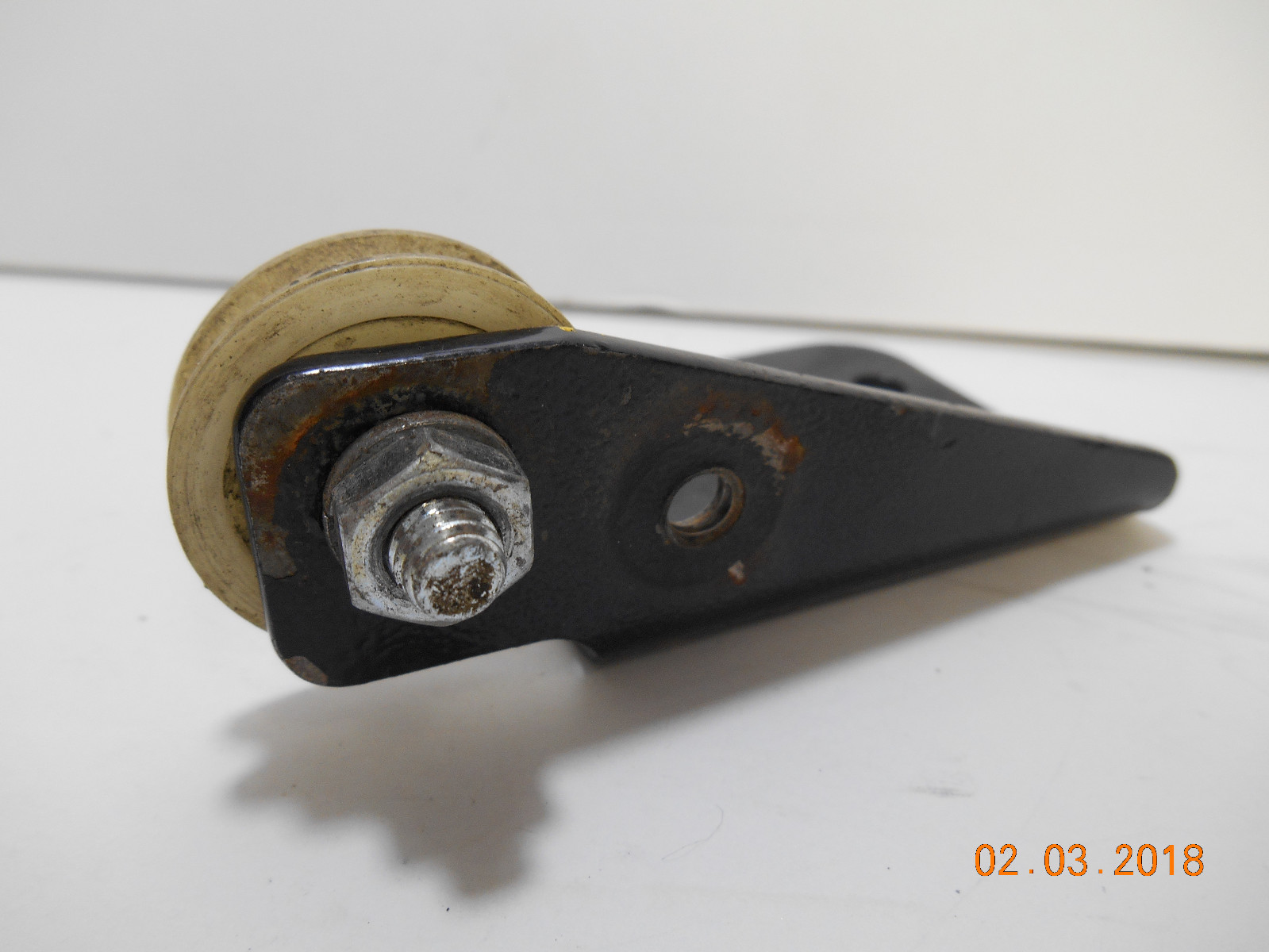 MTD Front Support Bracket Guide 784-5658-0637 / 784-5658 & Roller 756-0625