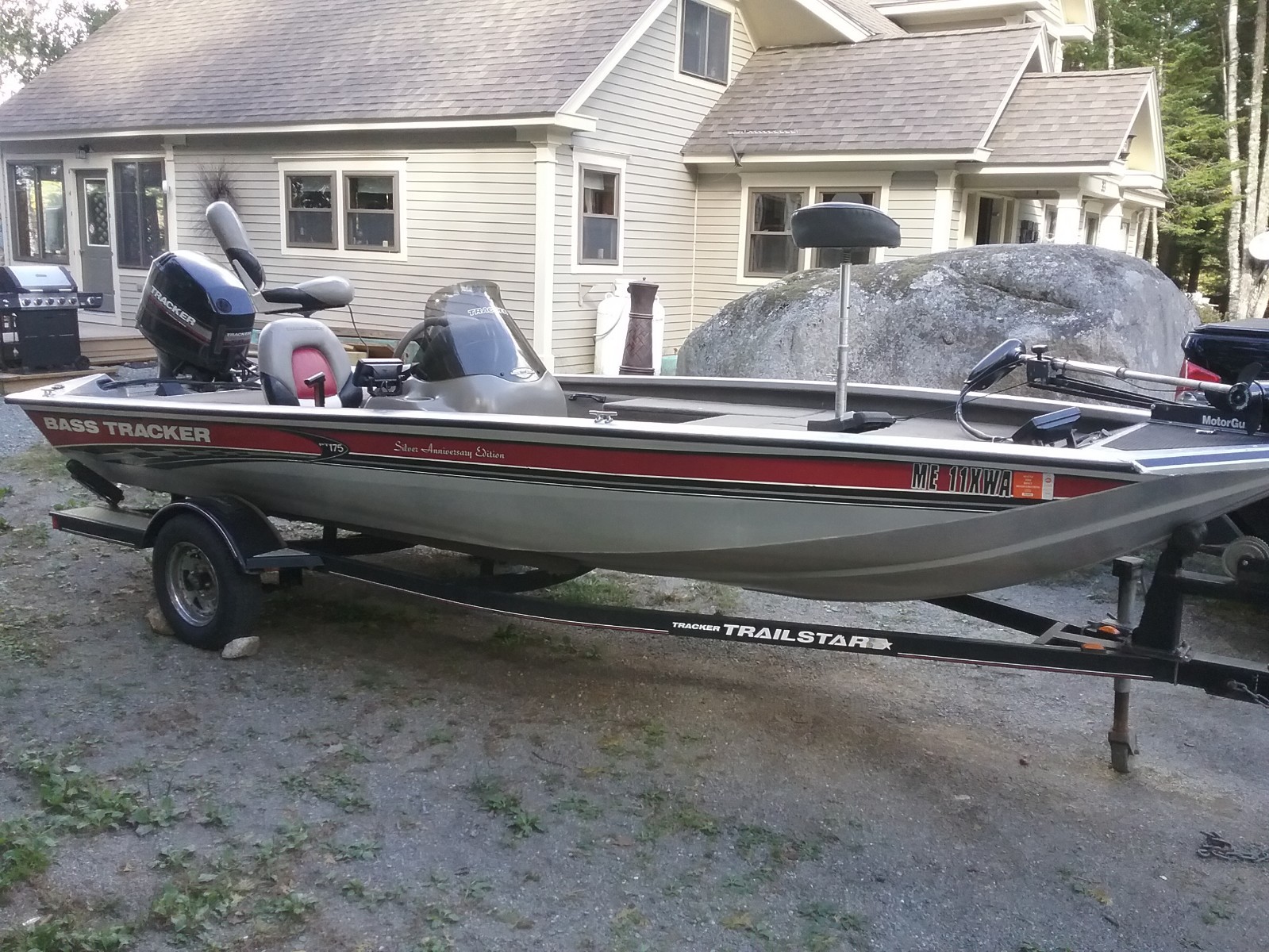 Maine Trophy Smallmouth Bass/Muskie Fishing Guided Trip