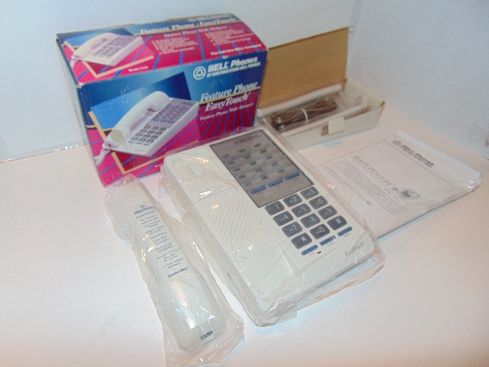 Bell Feature Phone EasyTouch With 30 number Memory Model: 2100 BRAND NEW!