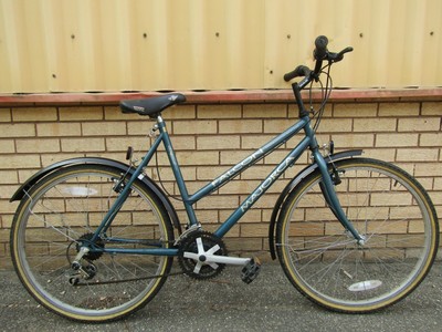 falcon expression womens hybrid bike