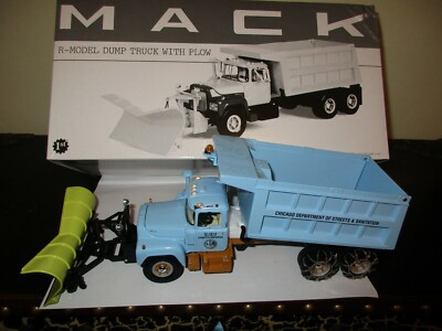 First Gear-'' CITY OF CHICAGO '' R-Model Dump Truck With Plow 1:34 #19-2396   