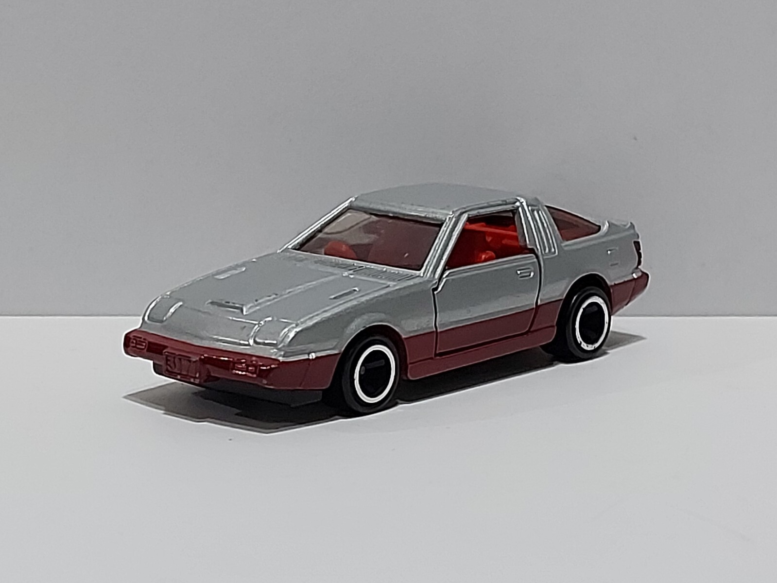 Vintage Mitsubishi Starion 2000 Turbo Tomica - Silver Vintage Mitsubishi Starion 2000 Turbo Tomica - Silver