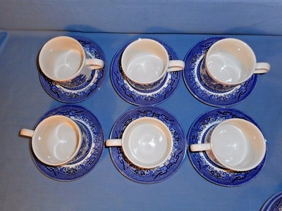 Lot of 6 Cups & 9 Saucers Churchill Blue Willow Asian Theme Blue & White