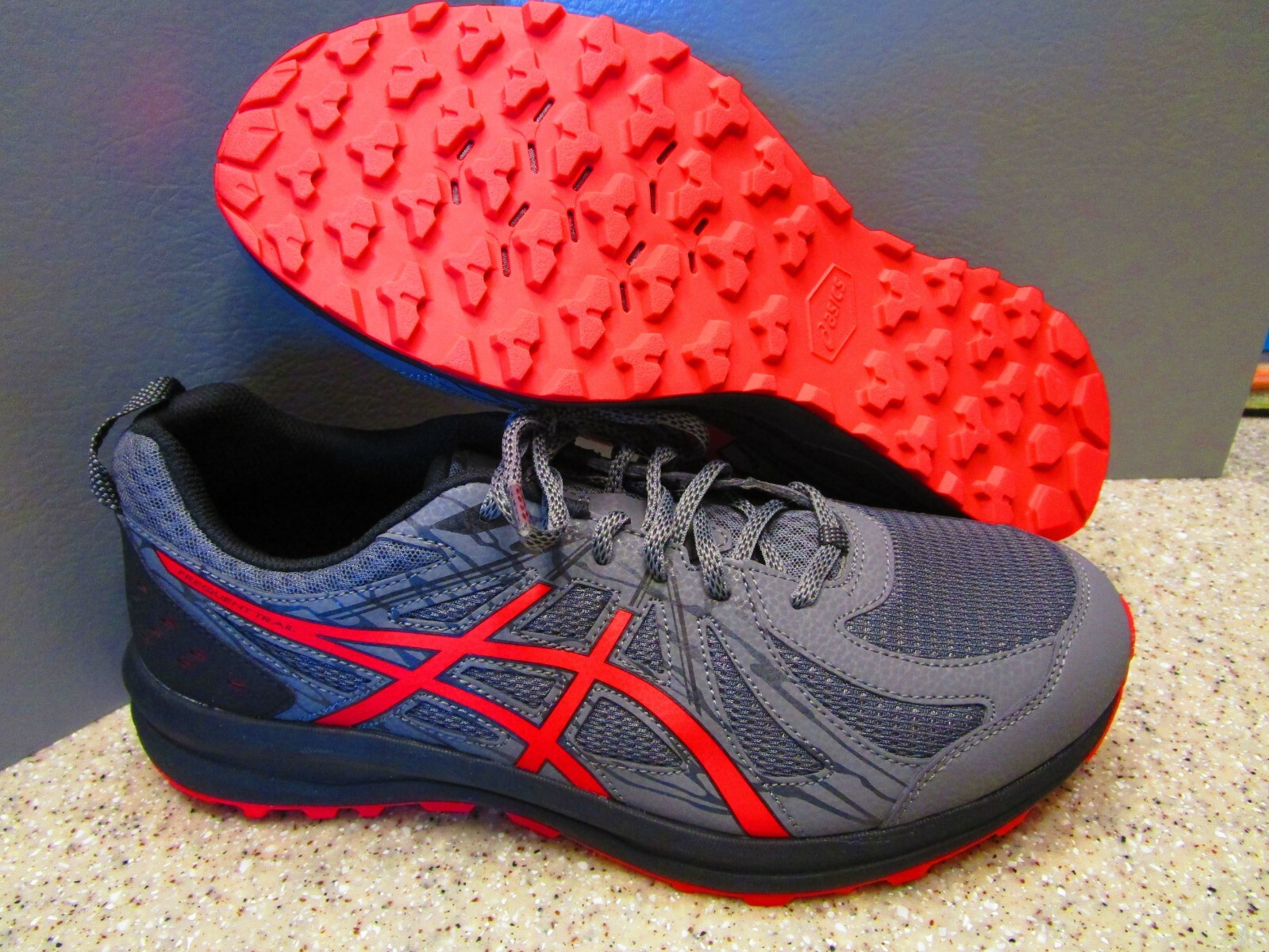 asics hiking shoes