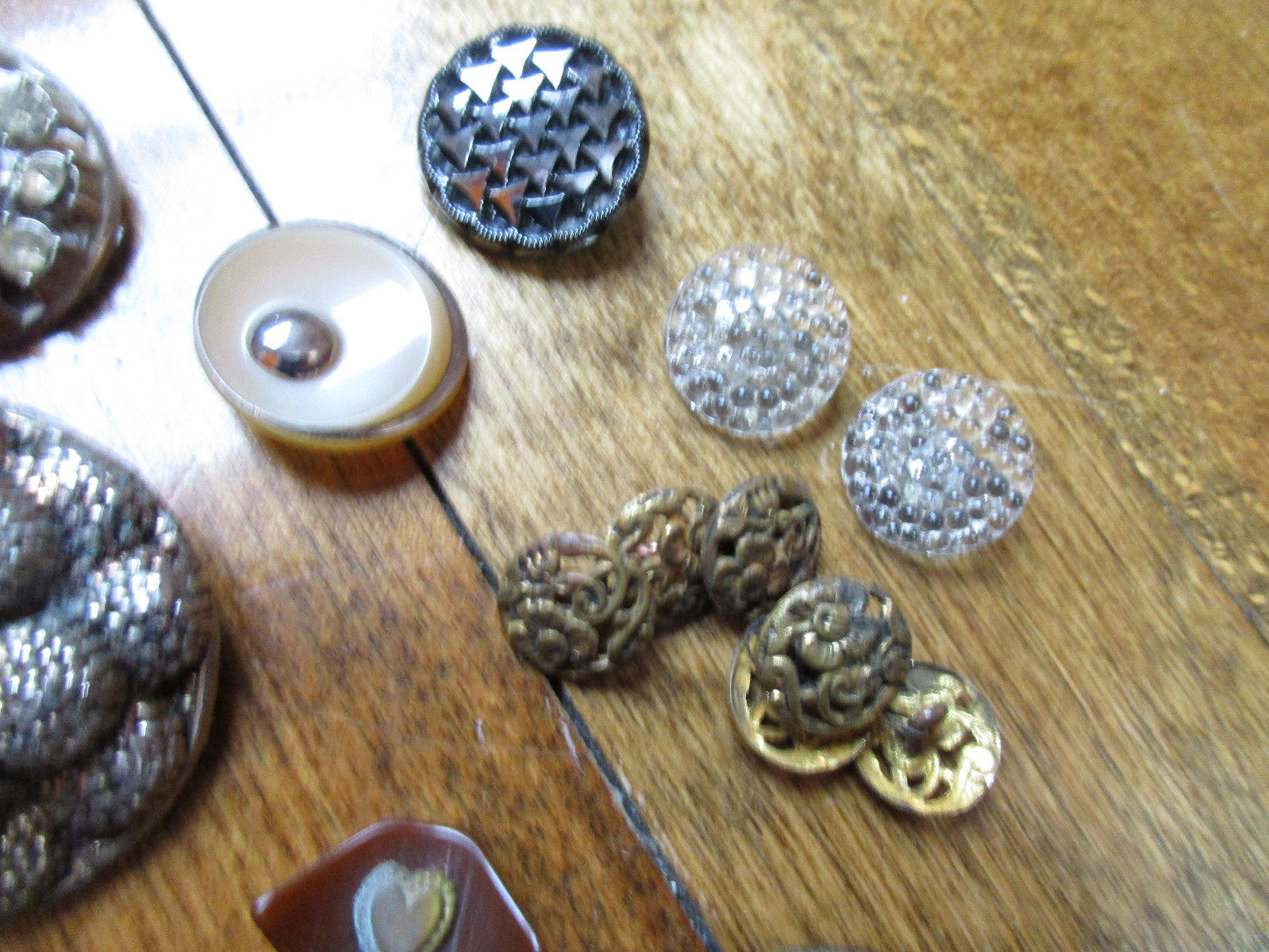Vintage Antique Ornate Victorian Button Lot Brass Mop Glass Metal Etc (t)
