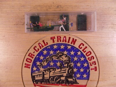 Merten HO Scale Ping Pong Table and Players #2465