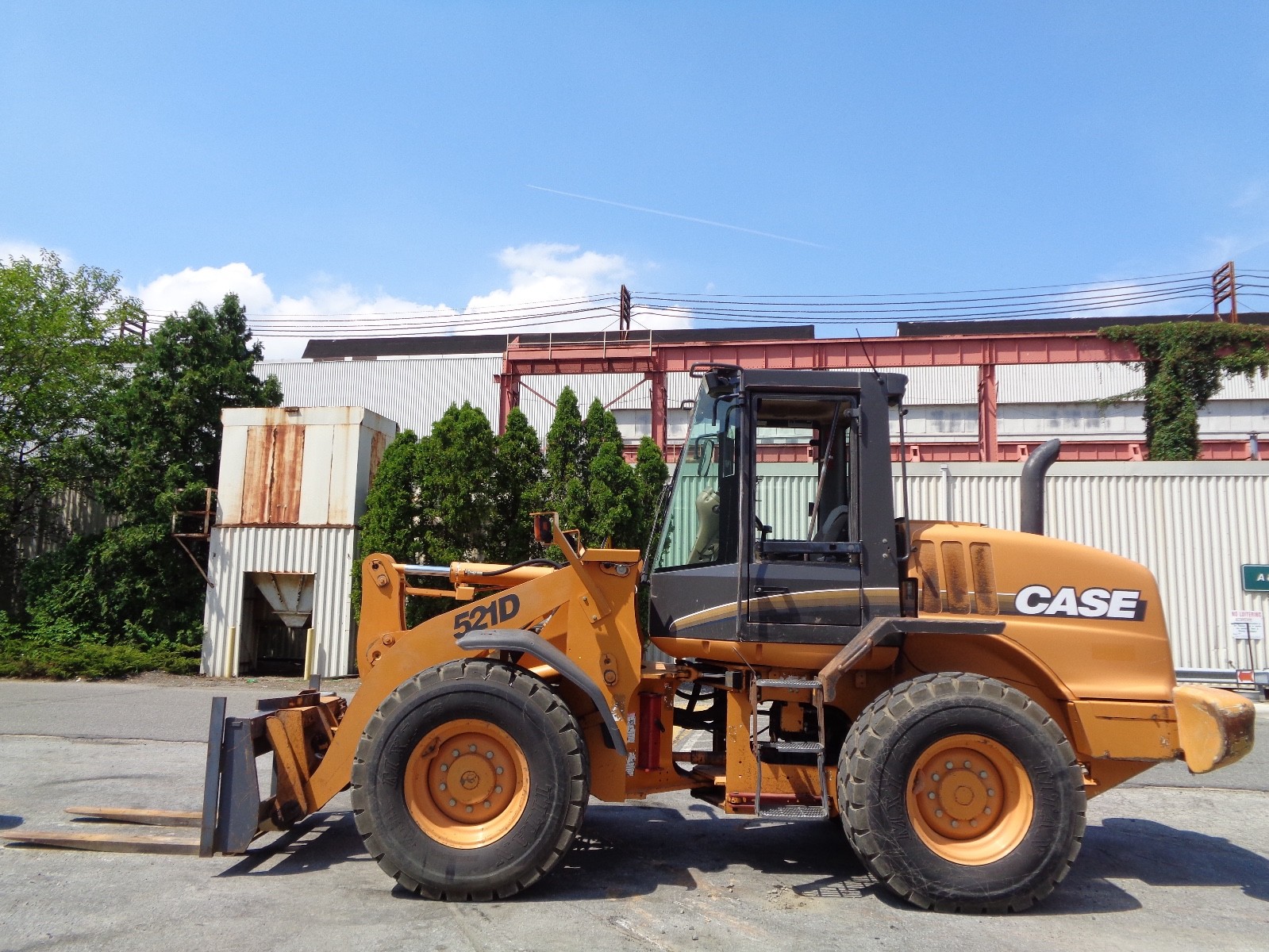 Case 521D Wheel Loader - Includes Bucket & Forks - Low Hours - Enclosed Cab