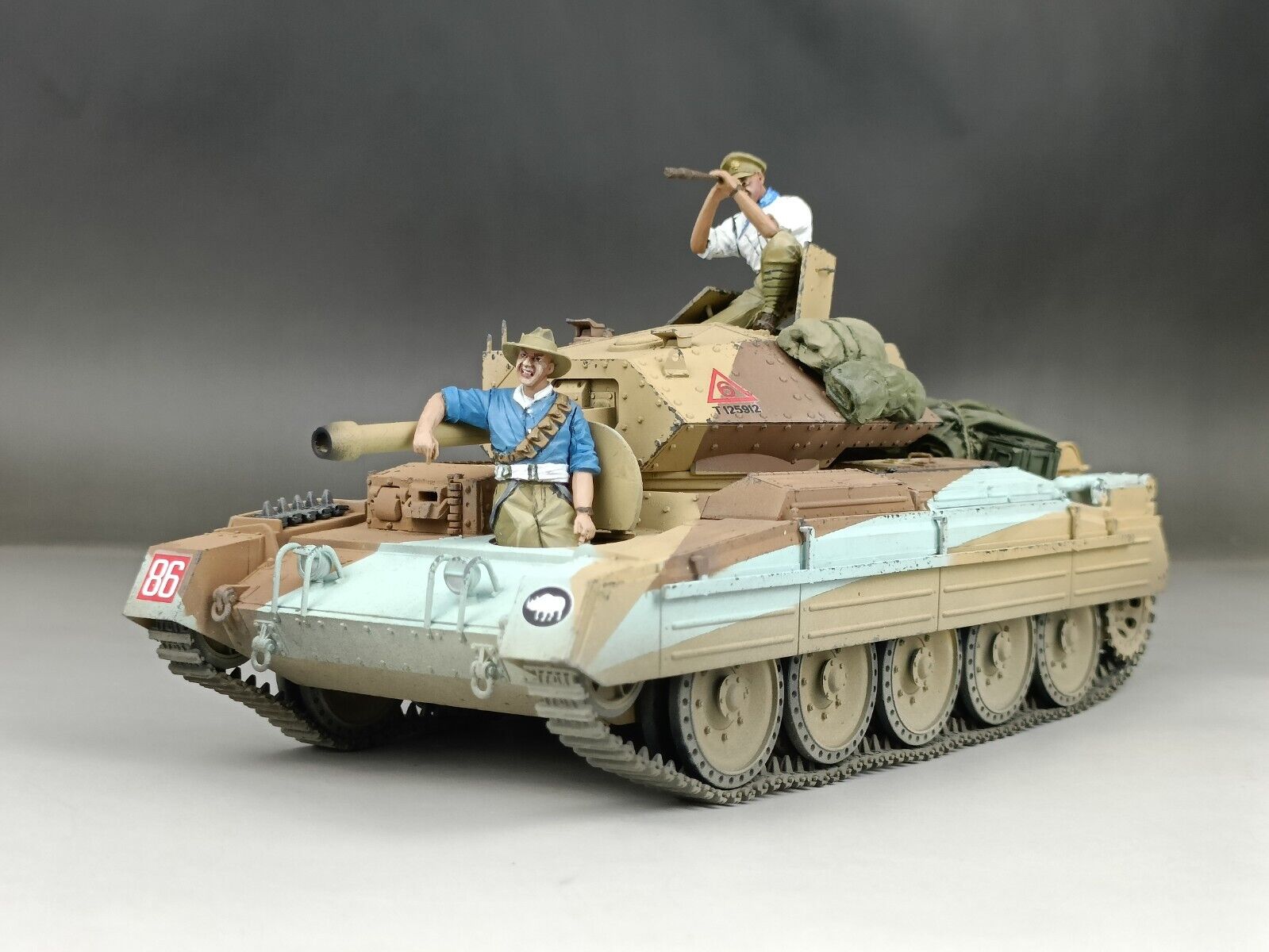 1/35 Built WWII British Crusader Mk.III North Africa Tank 1/35 Built WWII British Crusader Mk.III North Africa Tank