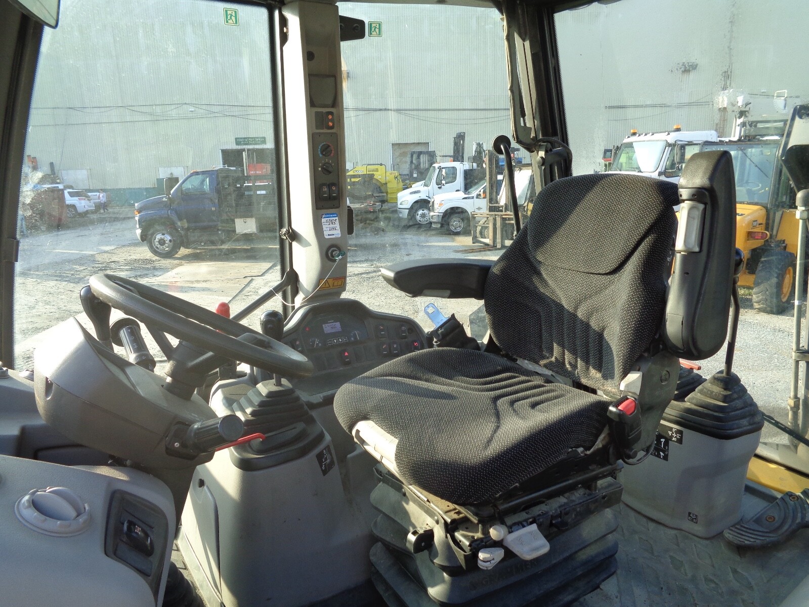 2013 Volvo BL60B  Backhoe Loader  - 4x4 - Diesel - Extendahoe