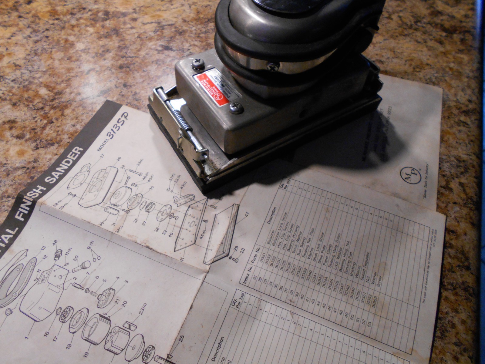 MILWAUKEE PNEUMATIC ORBITAL FINISH SANDER #MP-313 New Old Stock