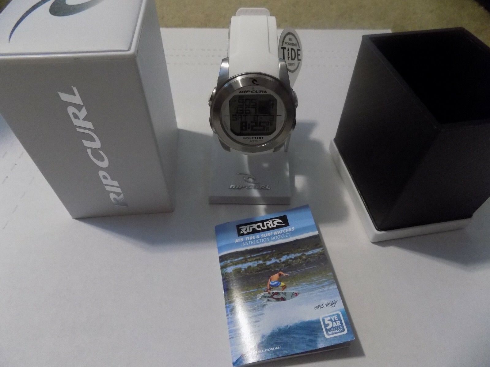 rip curl pipeline world tide watch