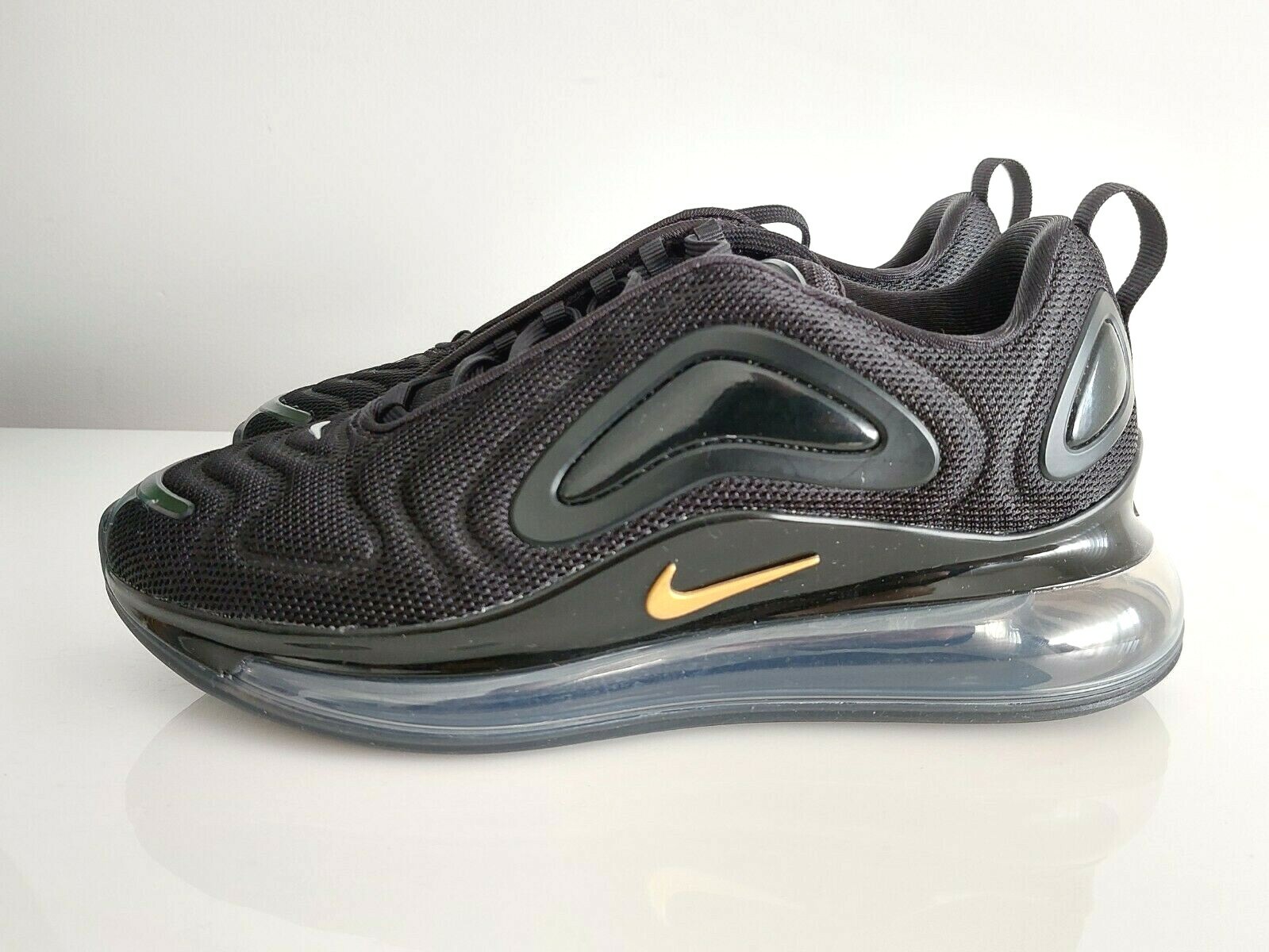 air max 720 black metallic gold