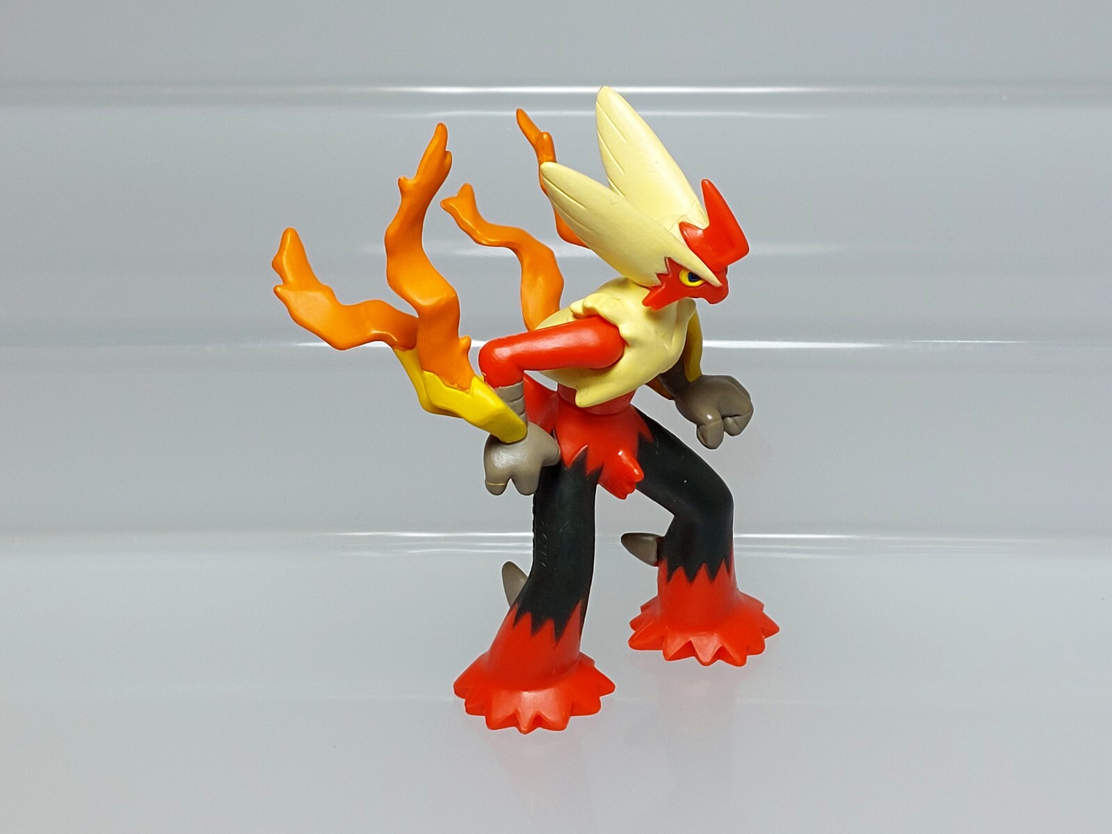 BLAZIKEN ポケモン バシャーモ フィギュア BLAZIKEN ポケモン バシャーモ フィギュア