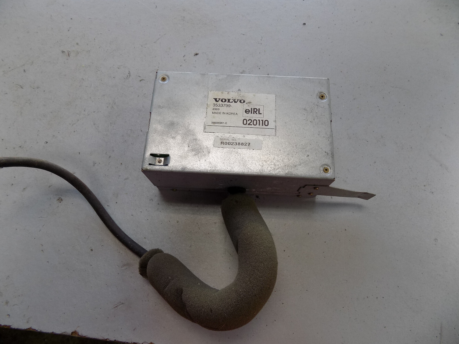 00 01 02 03 04 05 Volvo S70 V70 C70 Dolby Surround Sound