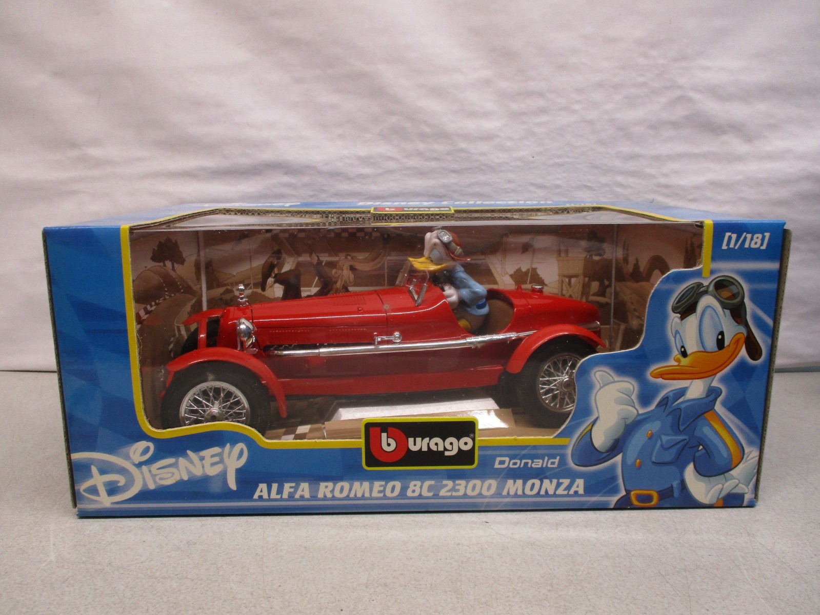 Bburago Disney Collection Donald Duck Alfa Romeo 8C 2300