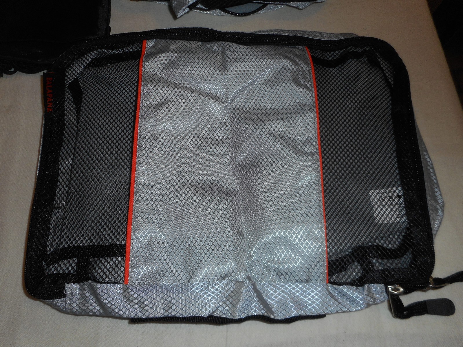 Balapanz Packing Cubes Travel Organizer 4 Packing Cubes Drawstring Bag, Gray New