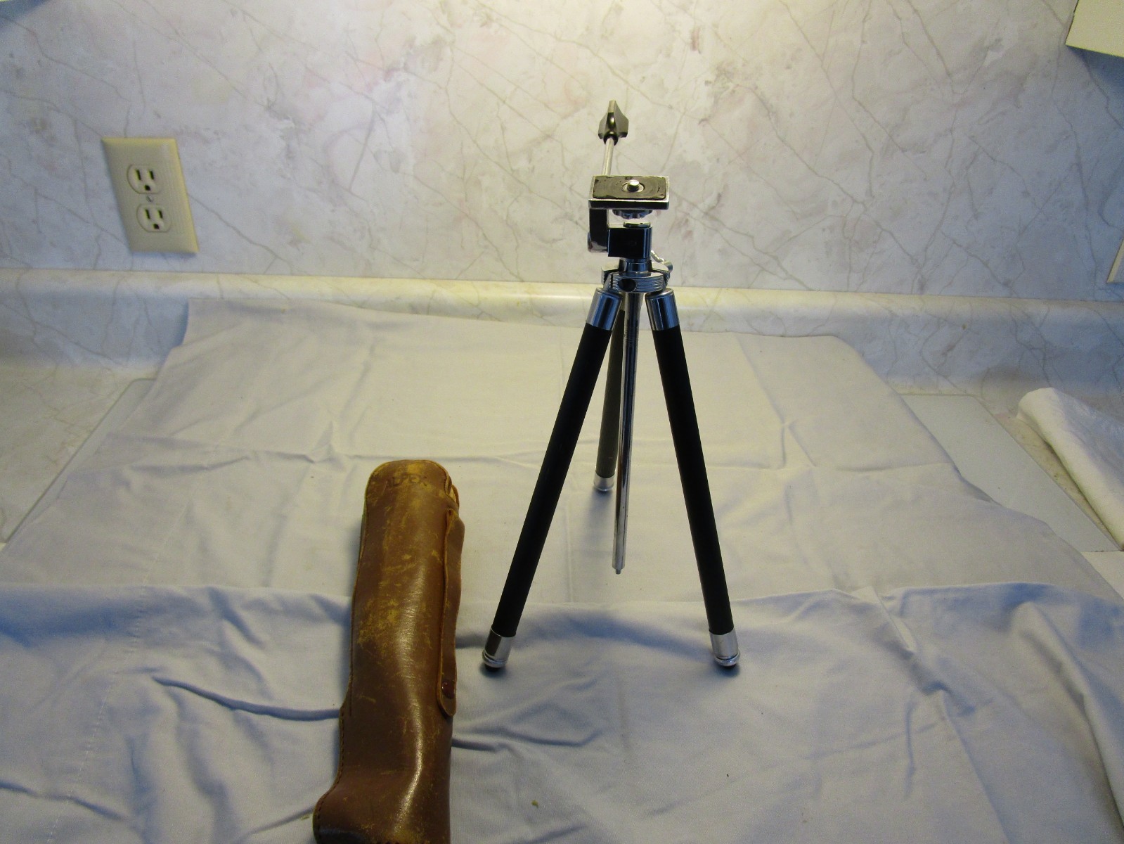 Alplex Tripod with leather case - Vintage