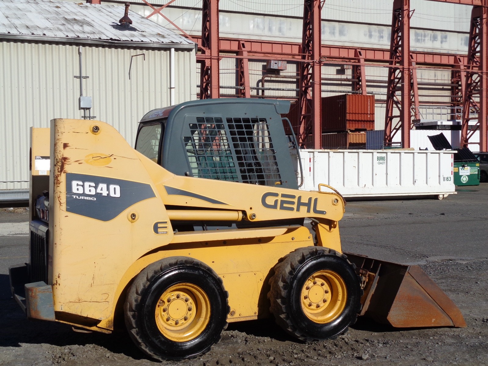 GEHL 6640 Turbo Skid Steer Loader - Enclosed Cab - Auxiliary Hydraulics