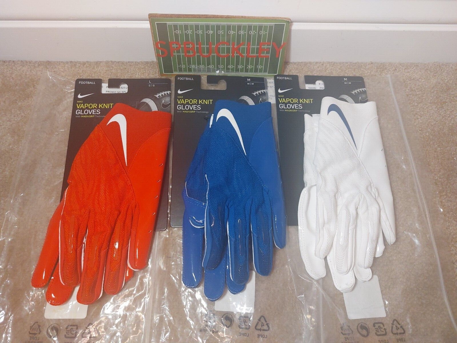 NIKE VAPOR KNIT 4.0 V2 ADULT RECIEVER FOOTBALL GLOVES, NFL NIKE VAPOR KNIT 4.0 V2 ADULT RECIEVER FOOTBALL GLOVES, NFL