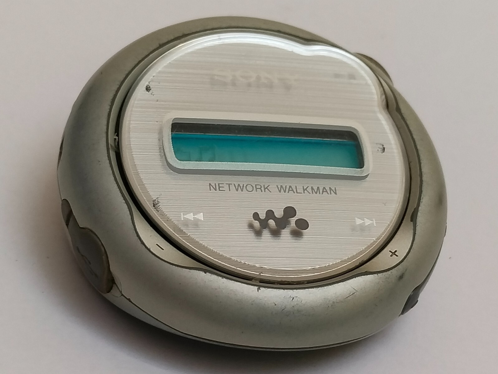 SONY NW-105 本体のみ　箱無し SONY NW-105 本体のみ 箱無し 後継モデルが気になる！ ソニー