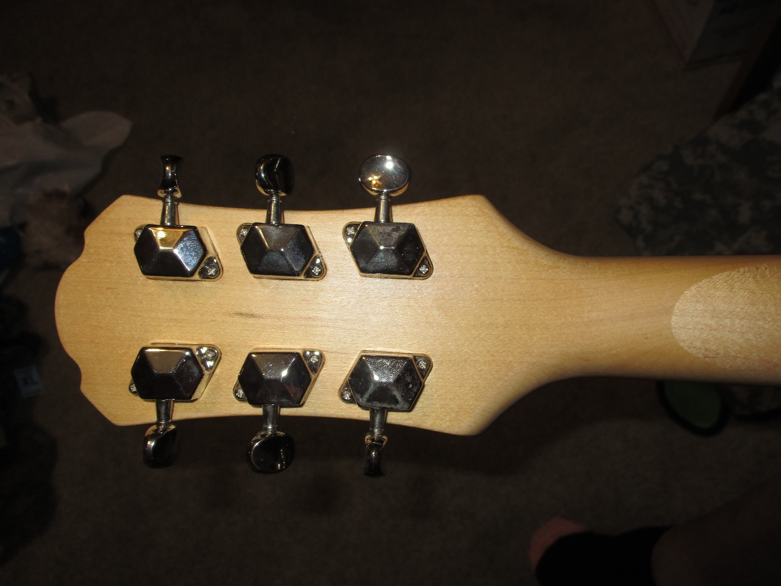 VINTAGE 1980 QUEST ELECTRIC GUITAR  YOUTH GRAY PLAYS GREAT W GIG BAG NICE