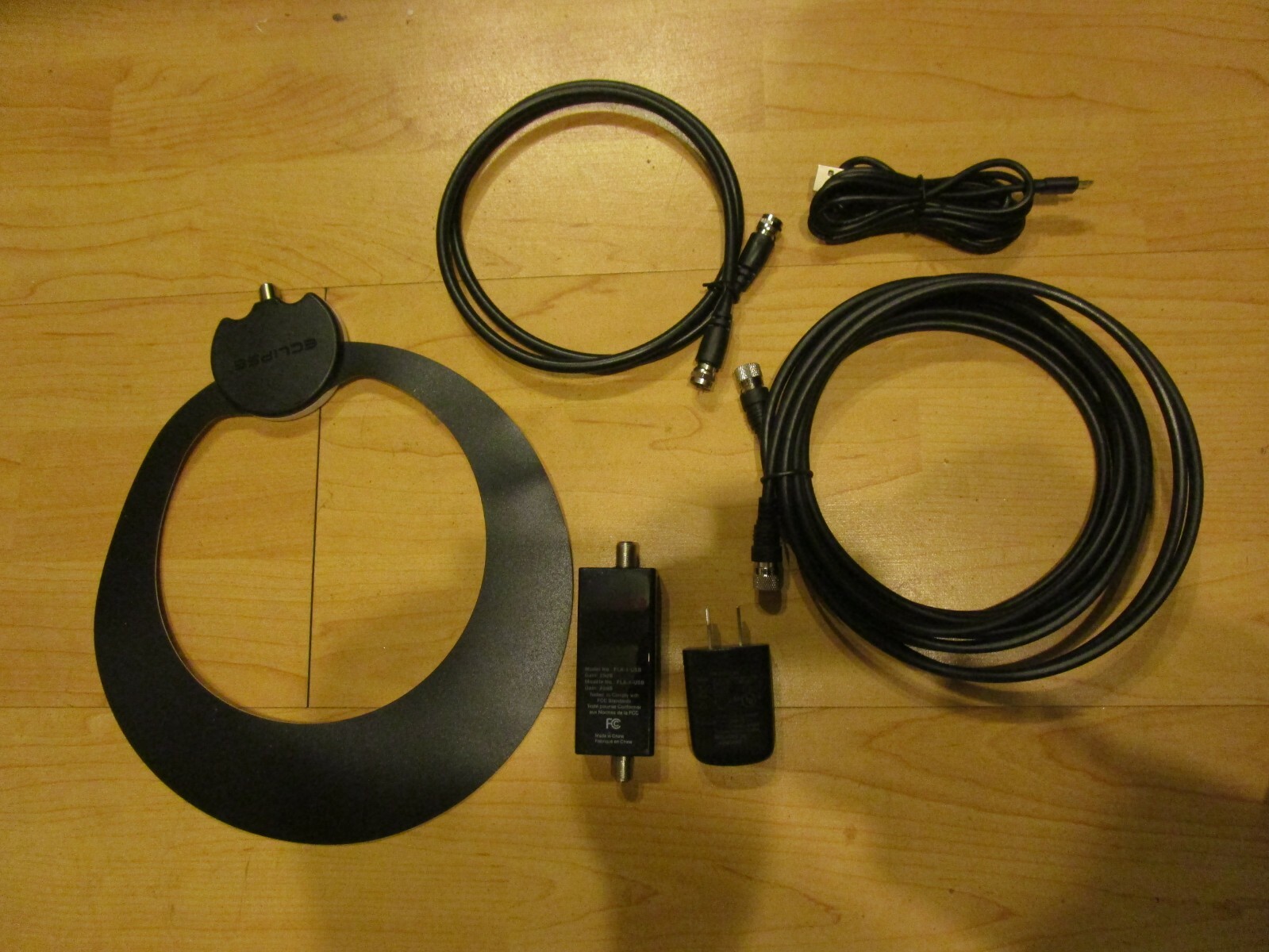 Direct Clearstream Eclipse Sure Grip Amplified Indoor Hdtv Antenna