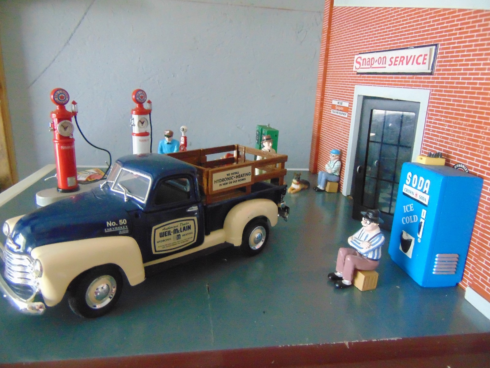 Snap On Garage Diorama Rare Find Thundering 1930's Service Station Display