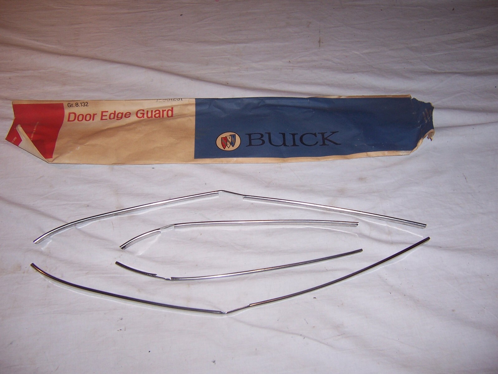 メナードLISCIARE 1967 - 1968 Buick Electra LeSabre Wild Cat Accessory Door