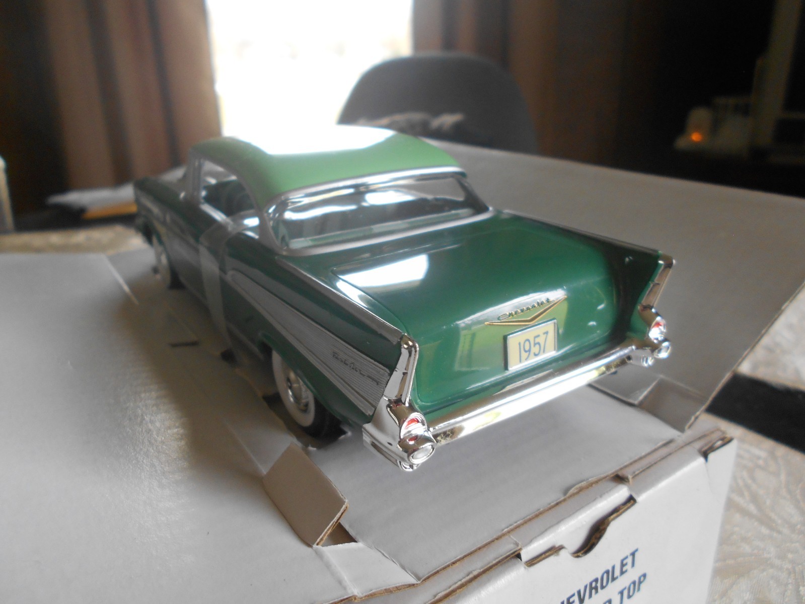 Vintage 2000 Revell '57 CHEVROLET BEL AIR  HARD TOP PROMO MODEL (GREEN).