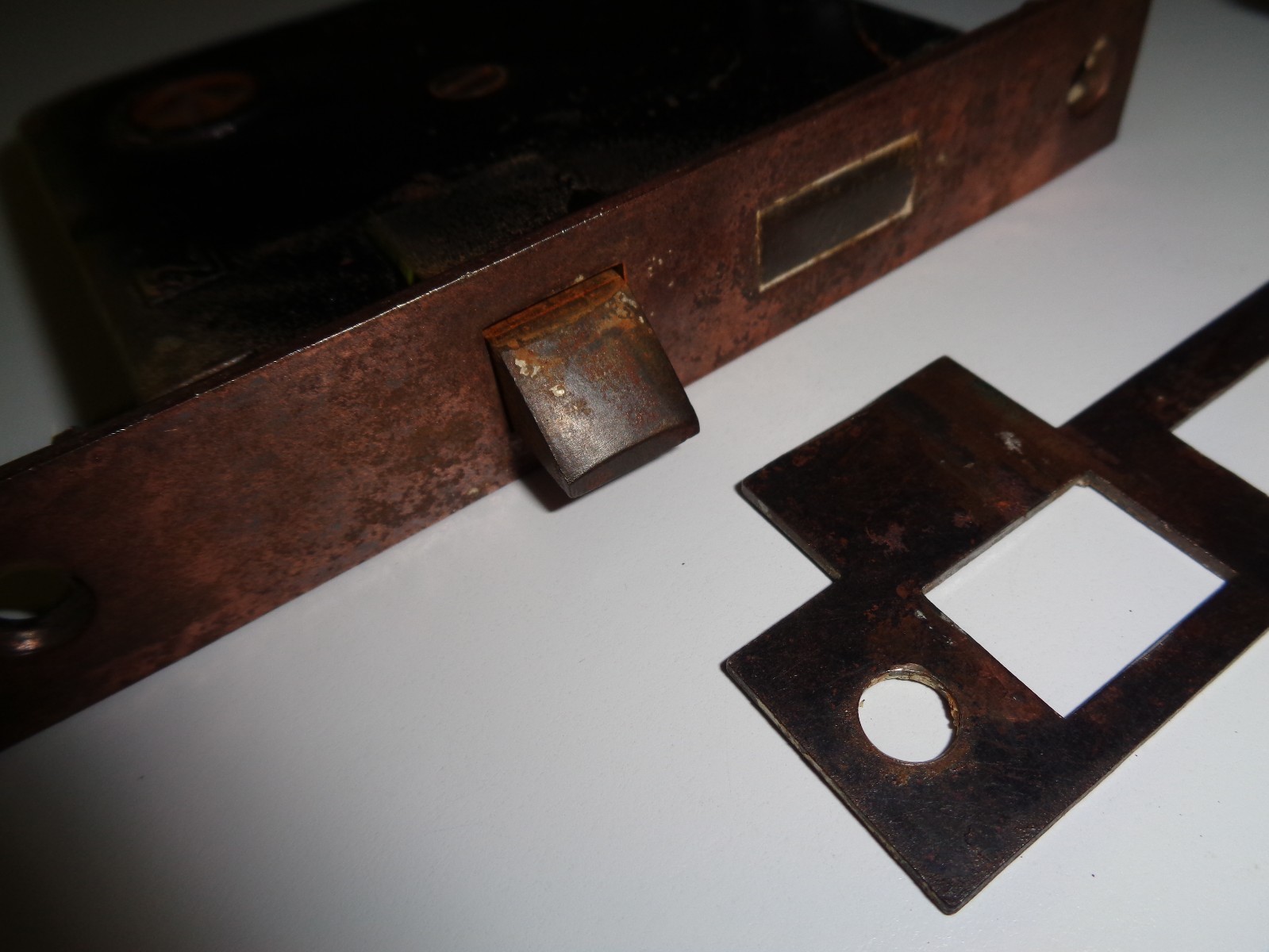 ANTIQUE BRASS DOORKNOBS, PLATES AND LOCK BOX