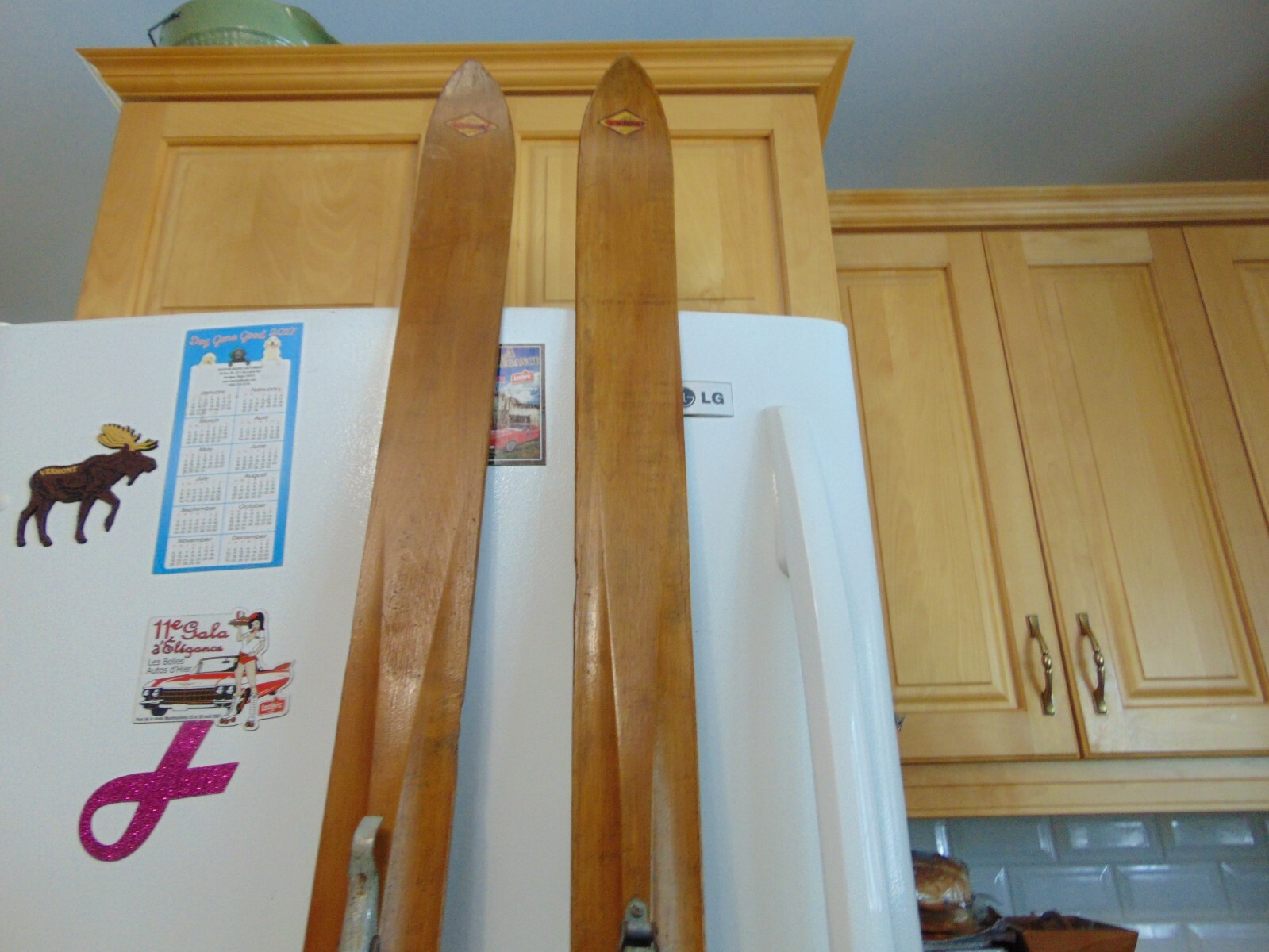 vintage/antique wooden skis   77  long chalet decor   nice    # 6967
