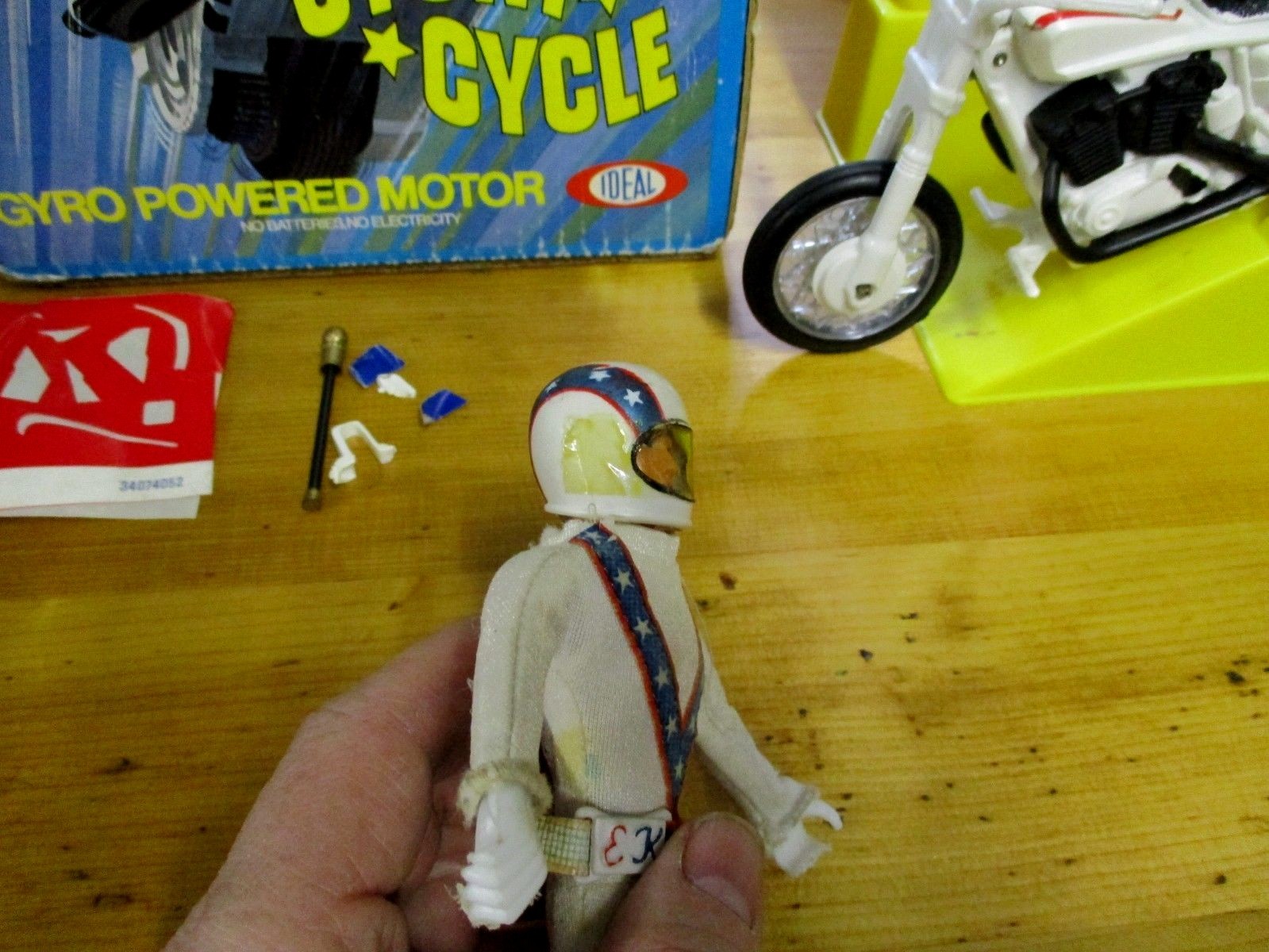 Vintage 1973 Ideal Evel Knievel Stunt Cycle Complete W Box Instructions