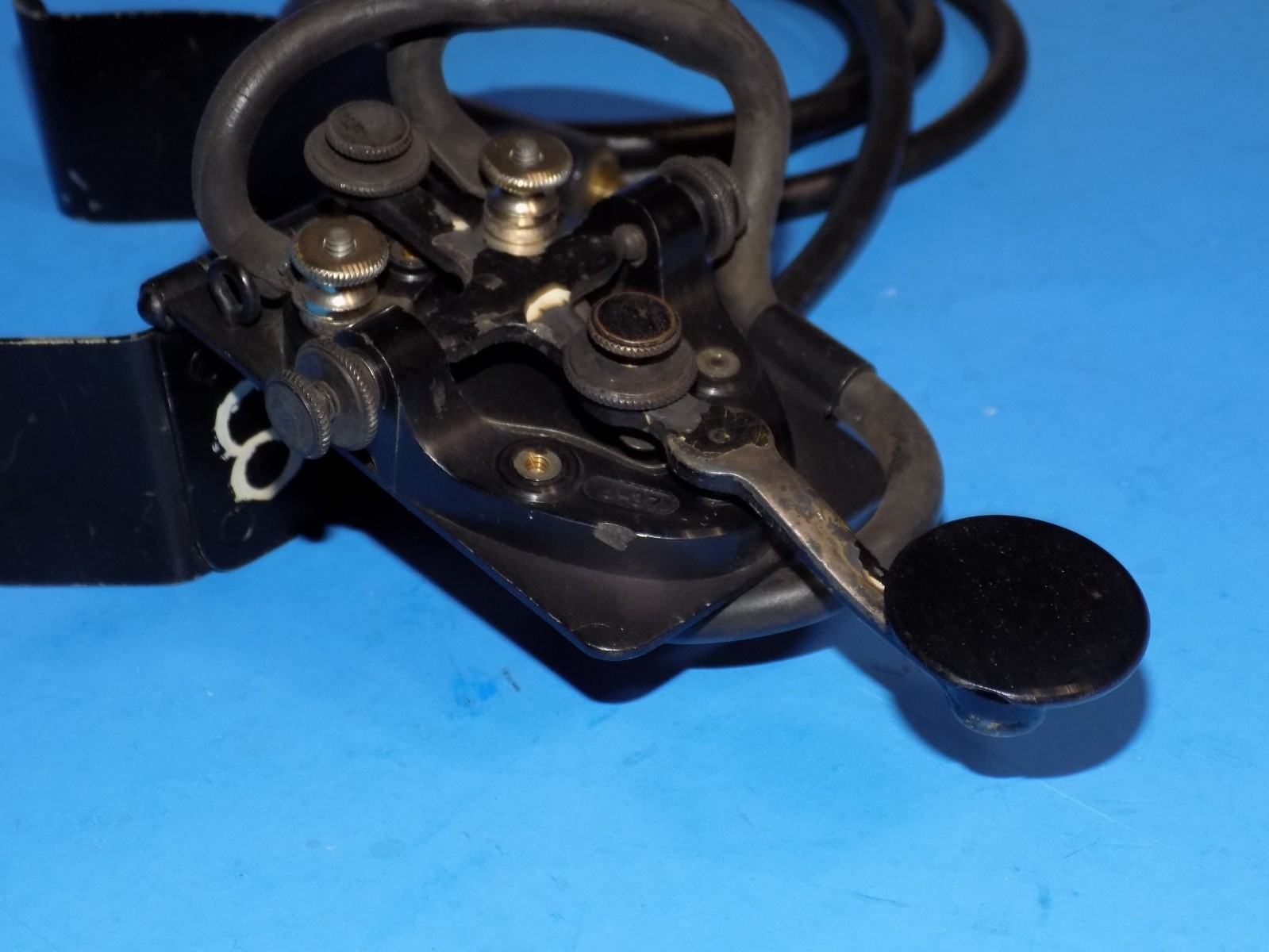 ***  VINTAGE WWII J-37 SOLDIERS LEG MOUNT TELEGRAPH KEY