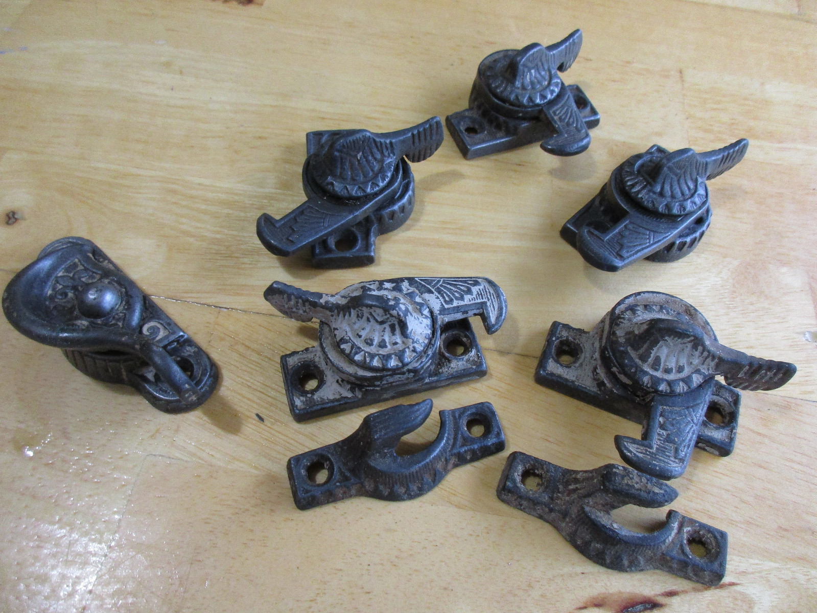 Lot 6 Ornate Antique Eastlake Victorian Iron Window Sash Locks (t)